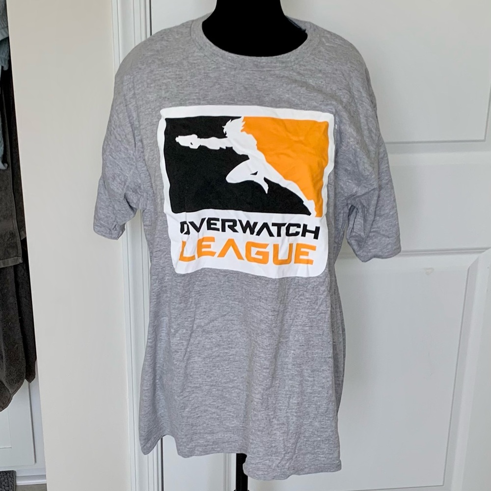Overwatch league men’s size L